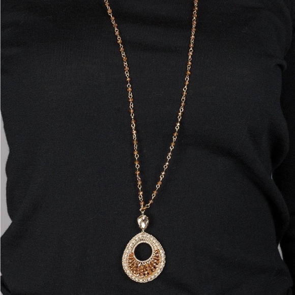 Vivian Teardrop Necklace - Picture 3 of 5